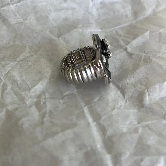 Guess Flower Ring - Picture 4 of 5